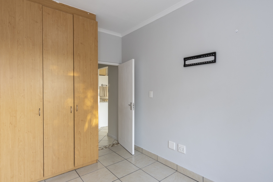 2 Bedroom Property for Sale in Gordons Bay Central Western Cape